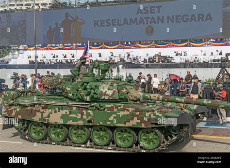 Malaysian Army's PT-91M Pendekar tank during 65th Malaysia National Day ...