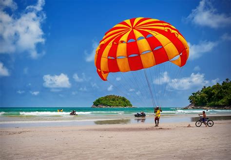 Goa Parasailing - All About in Parasailing in Goa - Yatra.com