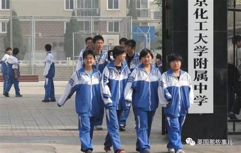 还在吐槽中国校服丑？最近有韩国人表示好想穿|校服|舒服|松松垮垮_新浪新闻