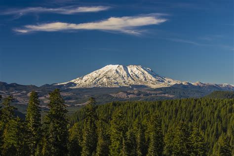 Mount St. Helens Volcano Hasn't Been This Active Since It Last Erupted ...