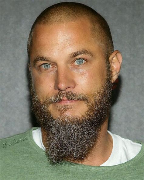 Travis fimmel, Cortes de cabello pelon, Vikingos ragnar