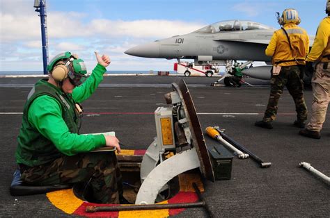 DVIDS - Images - Aerial action aboard the USS Nimitz [Image 5 of 5]