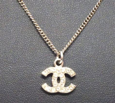 CHANEL Pendant Necklace CC Logo Silver Rhinestone A28942 – art Japan Export