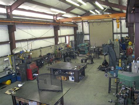 ooh, I want that crane! (With images) | Welding shop, Garage workshop, Shop organization