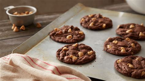 REESE'S Chewy Chocolate Cookies with Peanut Butter Chips | Recipes