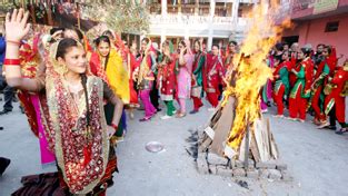 Lohri celebrated with traditional fervor, gaiety across Jammu - Jammu ...