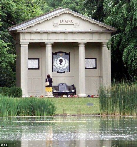 Princess Diana Photo: Diana's ancestral family home Althorp estate ...