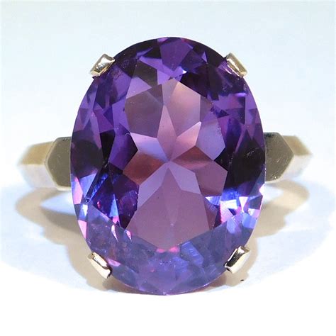 14k Simulated Color Change Alexandrite Ring Beautiful