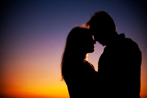 Wallpaper : sunset, night, love, silhouette, couple, backlighting ...