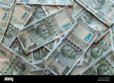 500 rupee note hi-res stock photography and images - Alamy