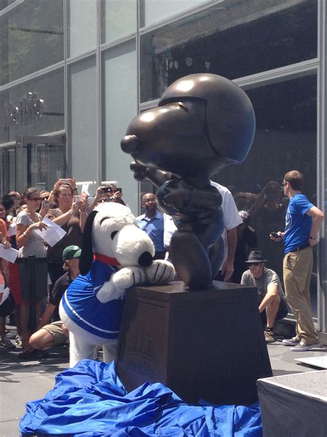 MetLife Snoopy Dedication Ceremony | Metlife snoopy, Snoopy, Animated ...