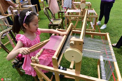 Traditional weaving techniques showcased in east China - China Plus