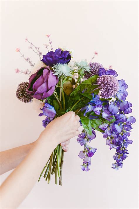 Make this Easy Ultra Violet Wedding Bouquet for Spring ⋆ Ruffled