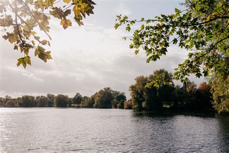 Autumn lake – free photo on Barnimages