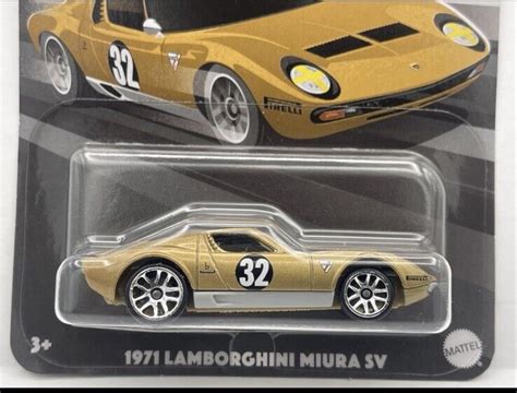 Hot Wheels 2024 HW Vintage Racing Club 4/6 Gold 1971 Lamborghini Muira SV - Grupo Diana