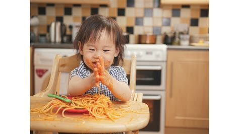 How Does Getting Messy and Playing With Food Help Feeding Development and Reduce Picky Eating ...