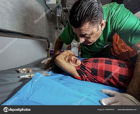 Gaza Palestine 2023 Medical Teams Palestinian Red Crescent Society Rescue — Stock Editorial ...