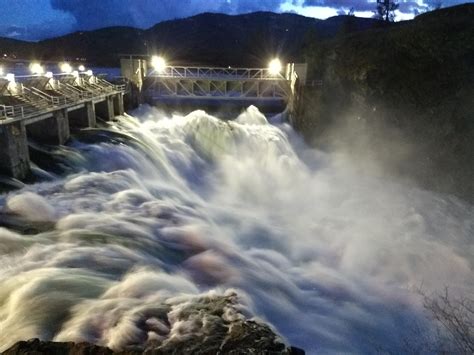 All the gates are open at Post Falls. This is the North side of Post Falls Dam. : r/Idaho