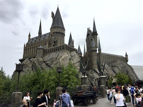 Hogwarts Castle, Universal Studios Japan | NekoFever