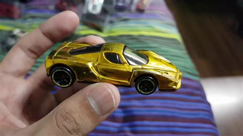 GOLD Enzo Ferrari Hot Wheels Ferrari Racer Review - YouTube