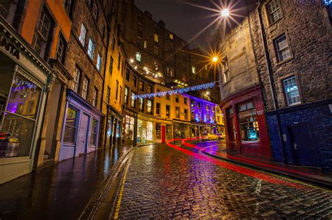 Victoria Street lights at night, Old town, Edinburgh, Scotland – Mostly ...