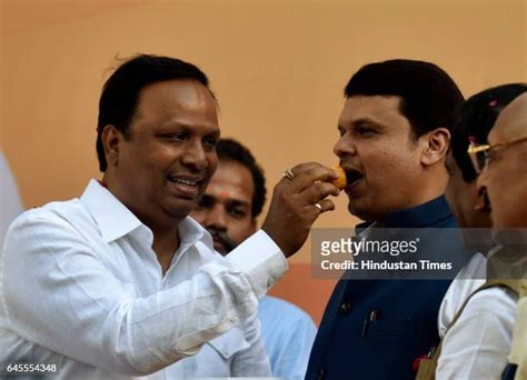 Maharashtra Cm Devendra Fadnavis Celebrates Bmc Poll Results At Bjp ...