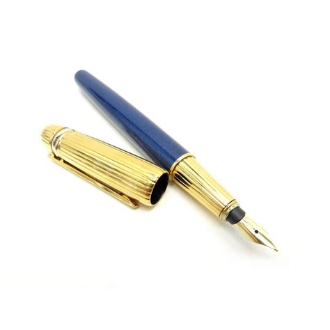 stylo plume pasha de cartier en laque bleue marbree