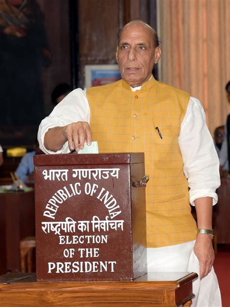 File:Shri Rajnath Singh, Defence Minister of India.jpg - Wikimedia Commons