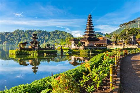 Ulun Danu Beratan Temple in Bali - Bali's Iconic Lake Temple - Go Guides