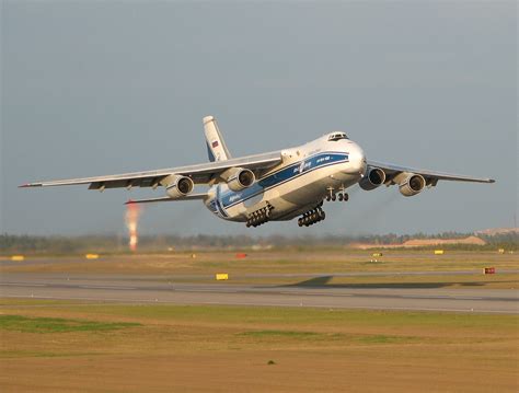 File:Antonov An-124 EFHK.jpg - Wikimedia Commons