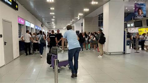 Percheziții DNA la Aeroportul Otopeni. Sunt vizate contracte cu firmele care gestionează ...