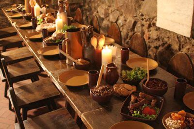 Medieval Feast Hall Table Presentation Idea: I should do the table like this when we arrive ...