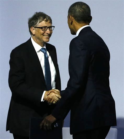 epa05049778 US President Barack Obama (2-L) shakes hands with Microsoft ...