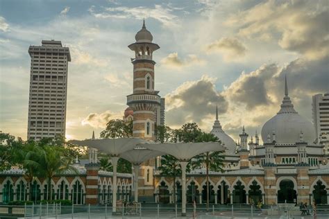 Sunset Shot of Masjid Jamek Mosque from the Train Station in Kuala Lumpur - Creative Commons Bilder