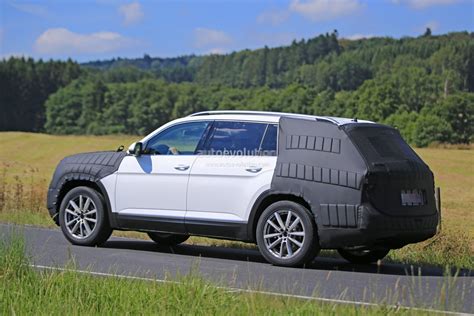 2017 Volkswagen 7-Seater US Market SUV Spied Testing Its Extended Golf ...