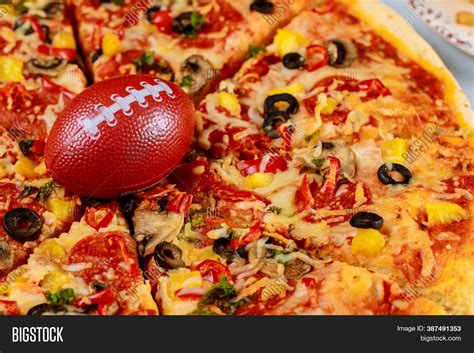 Pepperoni Supreme Image & Photo (Free Trial) | Bigstock