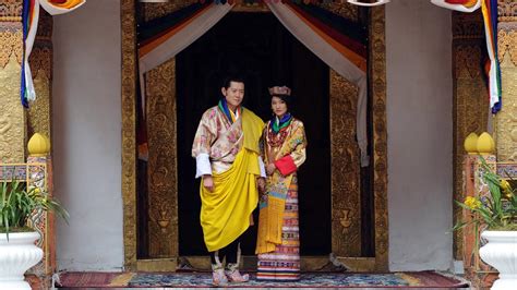 ‘Dragon King’ of Bhutan marries non-royal – Channel 4 News