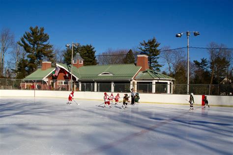 New Canaan Winter Club | Outdoor Rink | Hockey | Figure Skating