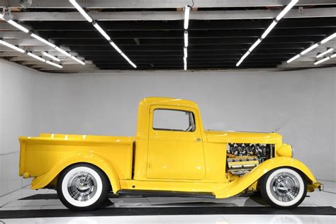 1934 Dodge truck | Volo Museum