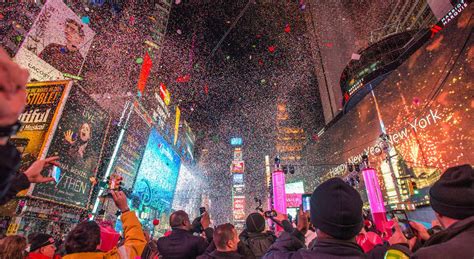 Tu guía para celebrar la víspera de Año Nuevo en Nueva York