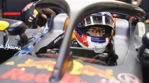 FIA decides on Halo cockpit protection for F1