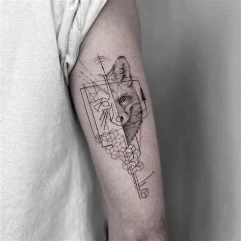 Geometric Fox Tattoo. | Fox tattoo, Geometric animal tattoo, Geometric fox