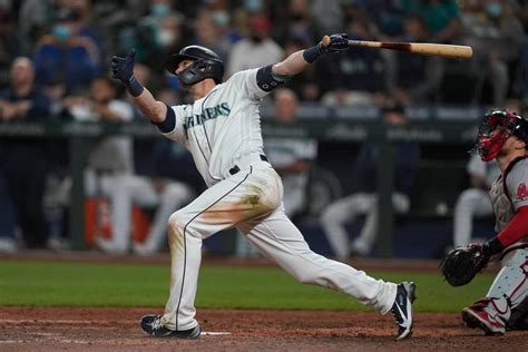 Seattle Mariners: 2018 Player review - outfielder Mitch Haniger - oggsync.com