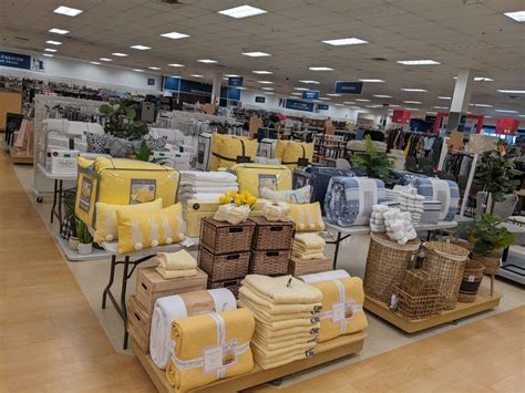 Marshall's Bedding Display | Visual merchandising displays, Bedding ...