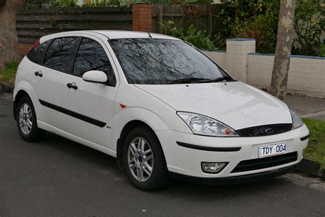 File:2004 Ford Focus (LR MY03) SR 5-door hatchback (2015-07-14).jpg ...