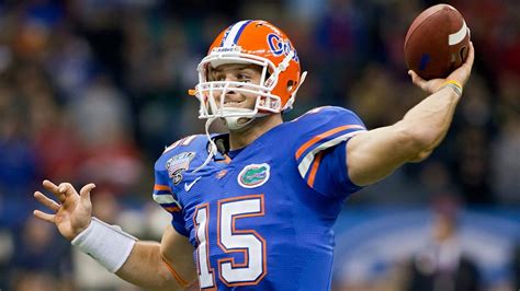 Tim Tebow praises college football stars' charitable efforts, recalls ...