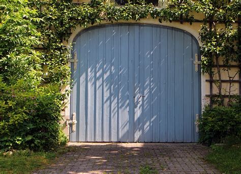 How to Adjust a Garage Door Gap