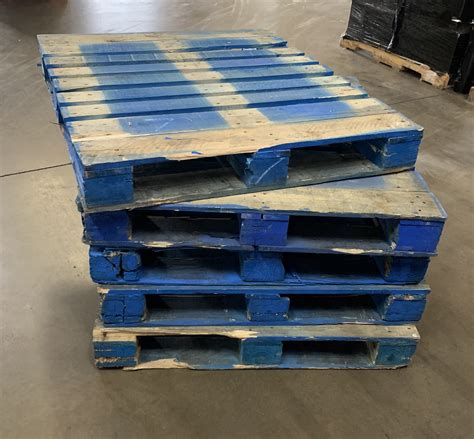 22 tons of empty pallets? Are they made from lead? : r/trucksim