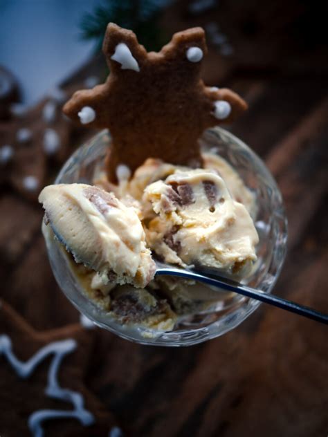 Pepperkaker Cookie Dough Ice Cream (Pepperkakeis) - North Wild Kitchen