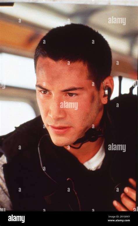 KEANU REEVES in SPEED 1994 director JAN De BONT writer Graham Yost costume design Ellen ...